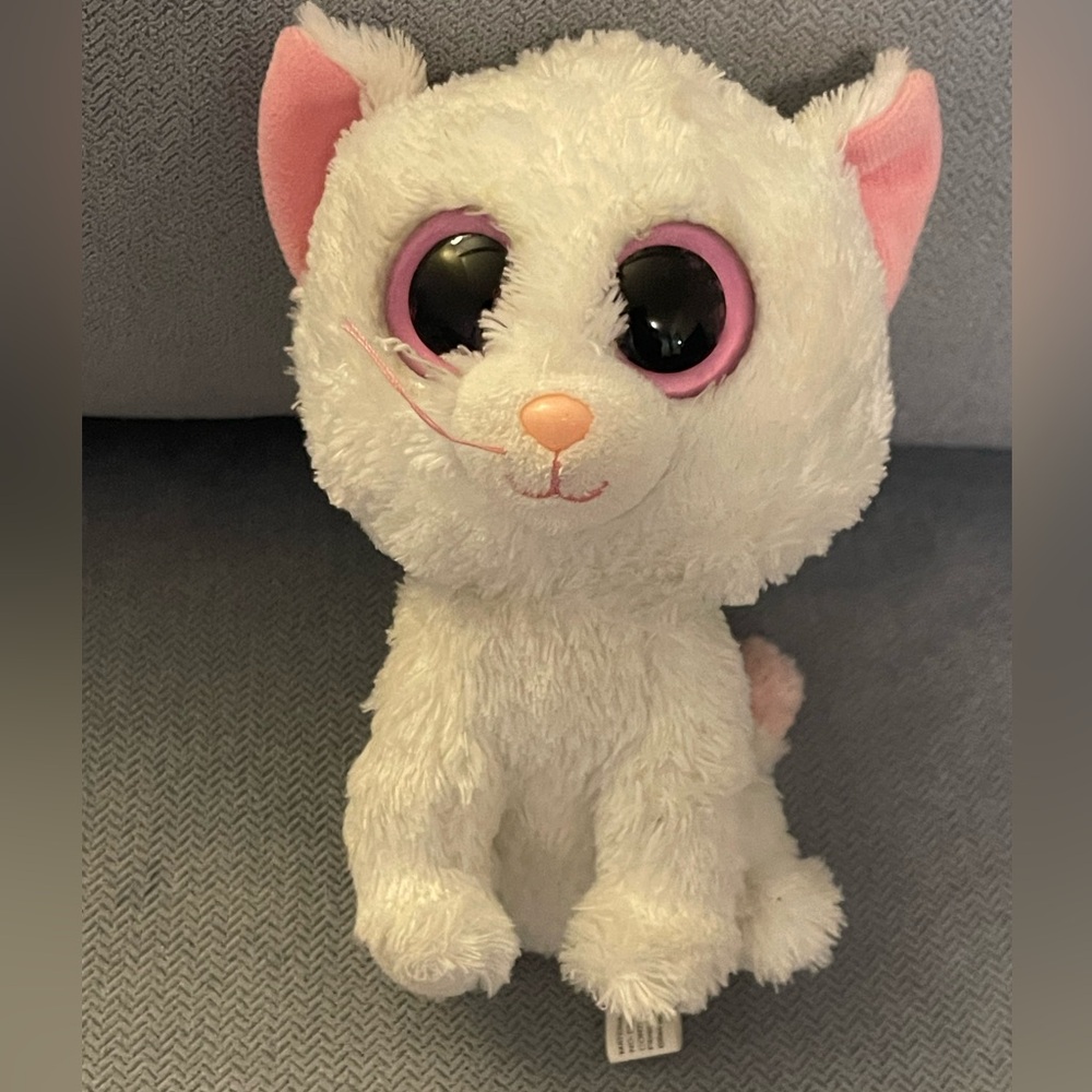 RARE and RETIRED TY Beanie Boo Rare Cashmere, a white cat